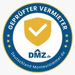 ゲストハウス 6 Und *