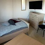 6 Und * アルンシュタット