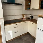 6 Und * アルンシュタット