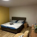 ゲストハウス 6 Und アルンシュタット